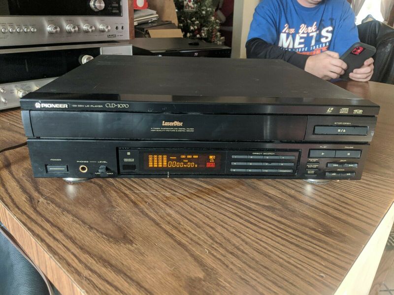 File:Pioneer CLD-1070 frontpanel.jpg