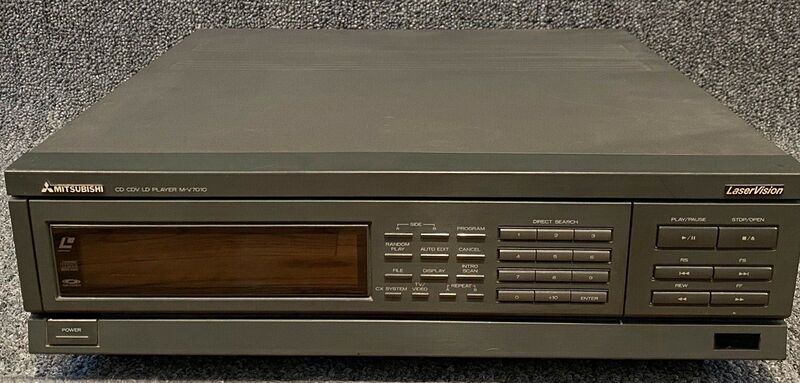 File:Mitsubishi M-V7010 frontpanel.jpg