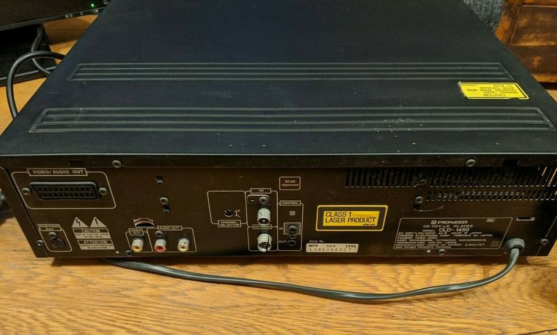 File:Pioneer cld-1450 rearpanel.jpg