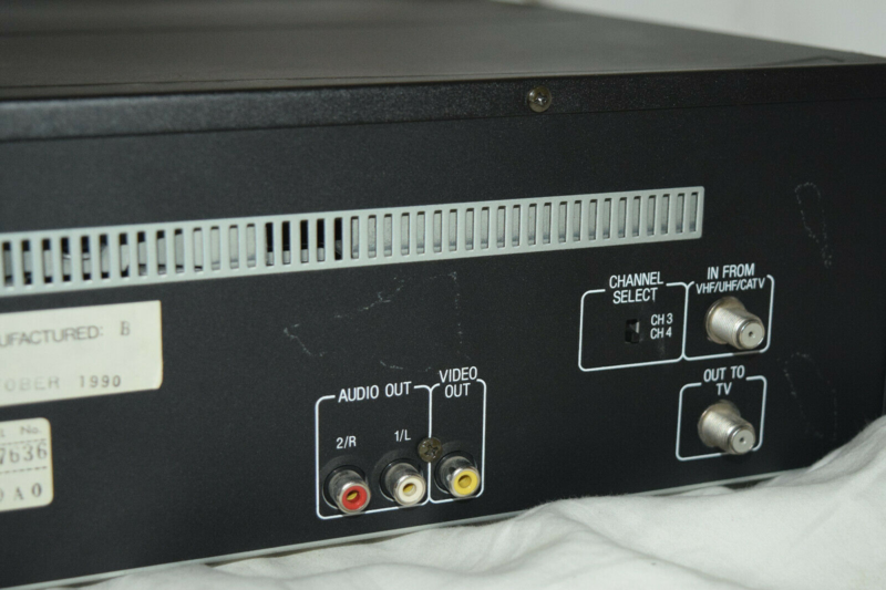 File:Realistic MD-1000 rearpanel.png