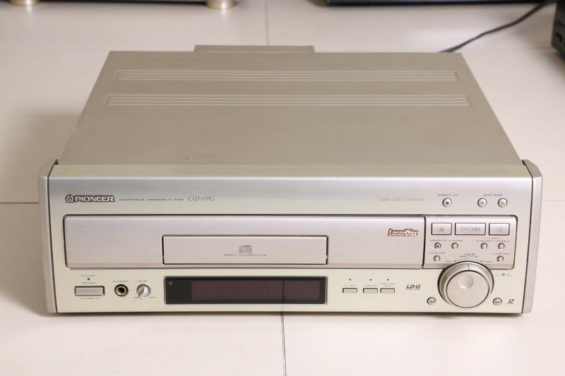 File:Pioneer CLD-07G frontpanel.jpg