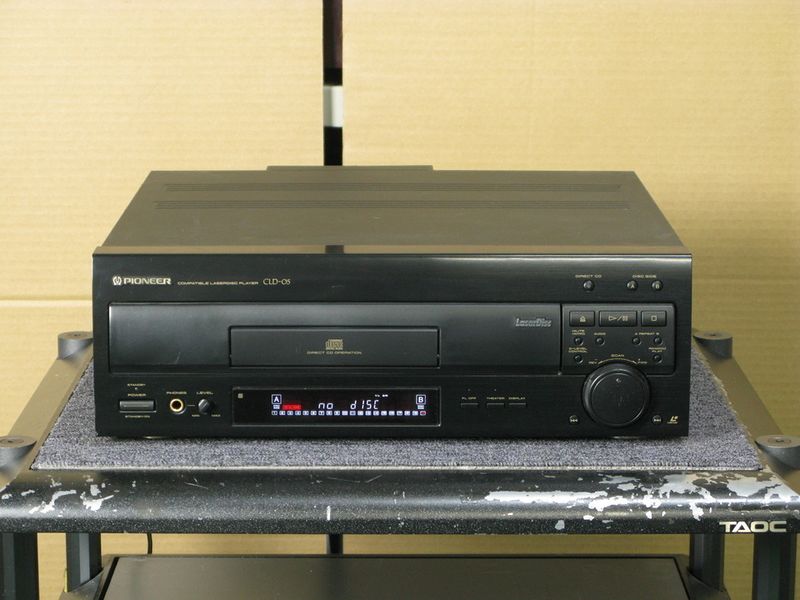 File:Pioneer CLD-05 frontpanel.jpg